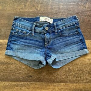 Hollister low rise denim short shorts | size 1/25